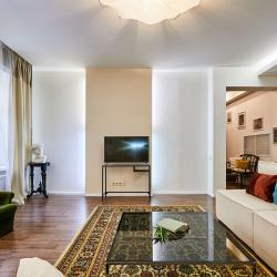 Фото Отель FlatStay Кирилловская 22| 3шка с просторной гостиной на 8 человек в центре