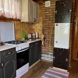 Коттедж с 1 двуспальной кроватью и 1 двухъярусной кроватью