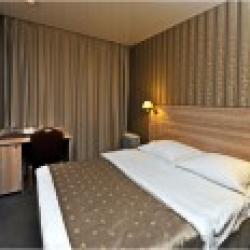 Номер стандарт с 1 двуспальной кроватью