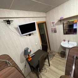 Кровать в 4-местном общем женском номере