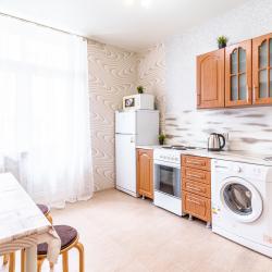 Фото Апартаменты на улице Героя Сарабеева В.И. 3