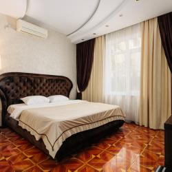 2-местный номер улучшенный с 1 двуспальной кроватью