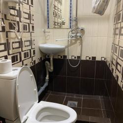 Номер стандарт семейный с 2 односпальными и 1 двуспальной кроватью