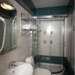 Номер стандарт с 1 двуспальной кроватью