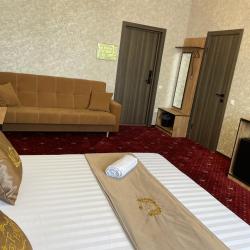 Номер комфорт с 1 двуспальной кроватью и диваном