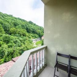 4-местная комната люкс с балконом №1