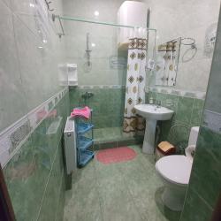 Комната комфорт с 2 односпальными и 1 двуспальной кроватью