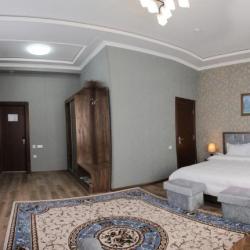 Номер делюкс с 1 двуспальной кроватью (с завтраком)