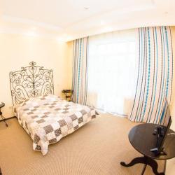 Номер стандарт с 1 двуспальной кроватью