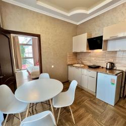 ART HOUSE HOTEL (Арт Хаус) — 5e3e2a52fadc5868480e2a002f28e211