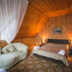 Номер студия с 1 двуспальной кроватью (мансарда)