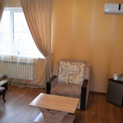 3-местный номер стандарт с 1 двуспальной кроватью