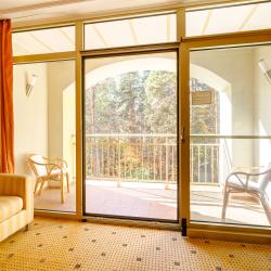 Номер комфорт семейный с 1 двуспальной кроватью