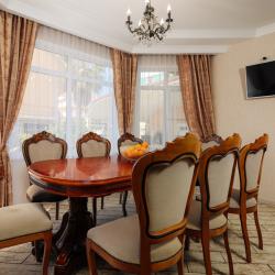 3-комнатные апартаменты люкс Цветочная 35 с 1 двуспальной кроватью