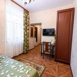 Номер стандарт с 1 двуспальной кроватью