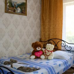 3-местный 1-комнатный номер комфорт улучшенный с 1 односпальной и 1 двуспальной кроватью