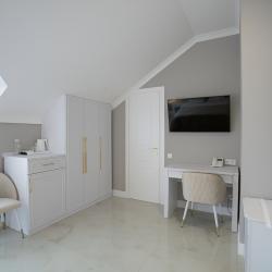 Монарх — 5edbfa3a7f6436cee6ebd8bdfa75c507