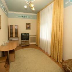 3-местный 2-комнатный номер люкс