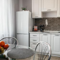 Фото Апартаменты на улице Челюскинцев 3