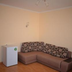 Номер стандарт с 1 двуспальной кроватью и диваном