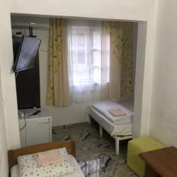 Комната эконом с 1 односпальной и 1 двуспальной кроватью