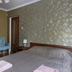 4-комнатные апартаменты улучшенные Калининградская обл., г. Калининград, ул. Коммунальная д.67 с 1 односпальной и 2 двуспальными кроватями