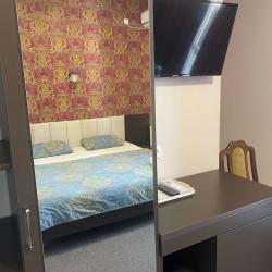 Номер стандарт с 1 двуспальной кроватью с балконом