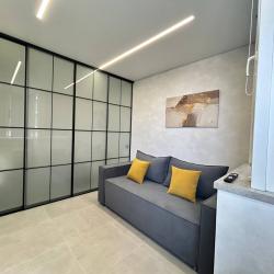 Фото Отель Smile Apartments (Смайл Апартментс) на улице Соколова 68/118c1
