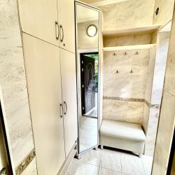 Номер люкс с 1 односпальной и 1 двуспальной кроватью