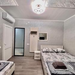 3-местный 1-комнатный номер стандарт с 1 односпальной и 1 двуспальной кроватью (мансарда)