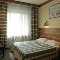 Номер стандарт с 1 двуспальной кроватью