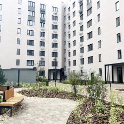 2-комнатные апартаменты стандарт в центре Тюмени с живописным прудом