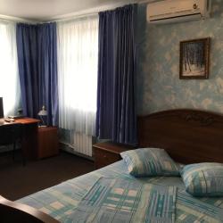 Номер стандарт с 1 двуспальной кроватью