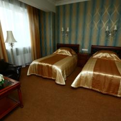 Номер полулюкс делюкс с 2 односпальными кроватями