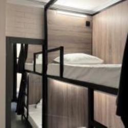 Кровать в 14-местном общем мужском номере