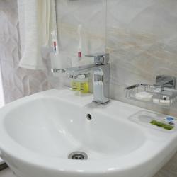 Номер комфорт с 1 двуспальной кроватью (мансарда)