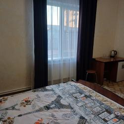 Комната комфорт с 1 односпальной и 1 двуспальной кроватью