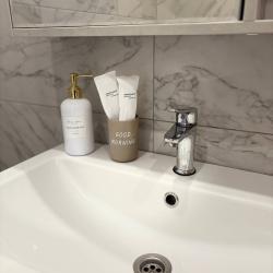 Фото День Ночь апартаменты - Новая квартира в центре города - все рядом.