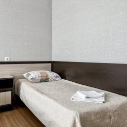 Комната стандарт с 1 односпальной и 1 двуспальной кроватью