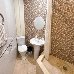 Номер стандарт с двуспальной кроватью и балконом
