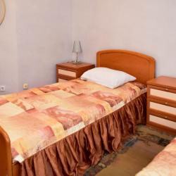 Номер стандарт с 2 односпальными кроватями (с завтраком)