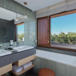 Номер делюкс прайм с 1 двуспальной кроватью