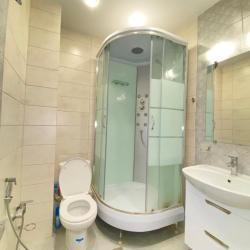 Фото Апартаменты улице на Адоратского 1 А