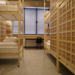 Кровать в 10-местном общем женском номере №315