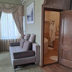 Номер люкс с 1 двуспальной кроватью