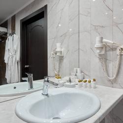 Номер люкс комфорт с 1 двуспальной кроватью