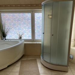 Номер люкс с 1 двуспальной кроватью