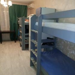 Кровать в 8-местном общем мужском номере (5)