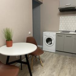 Фото Апартаменты на набережной Ярыгинская 3