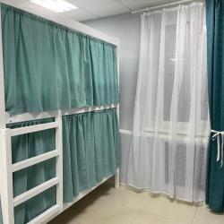 Кровать в женском 10-местном номере (удобства на этаже)